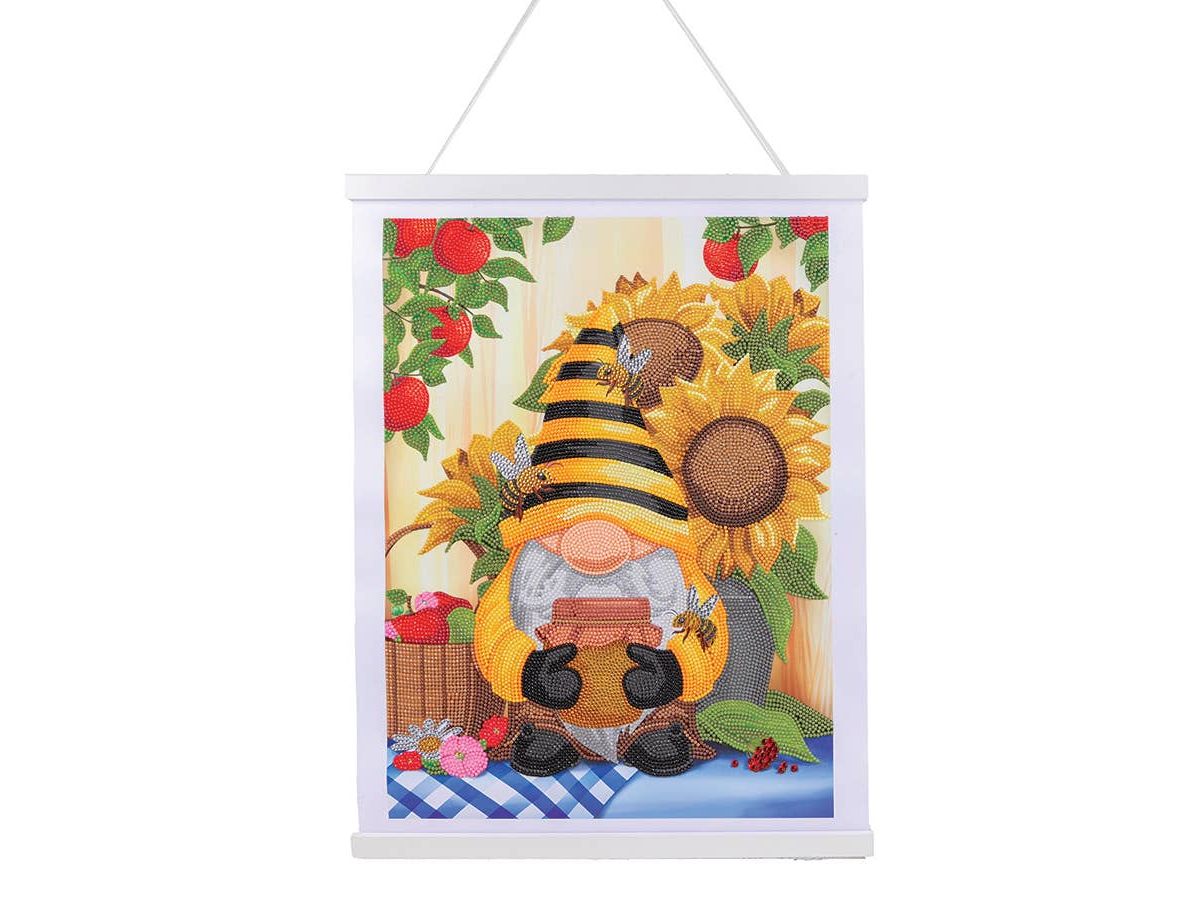Crystal Art Scroll Kit: Busy Bee Gnome