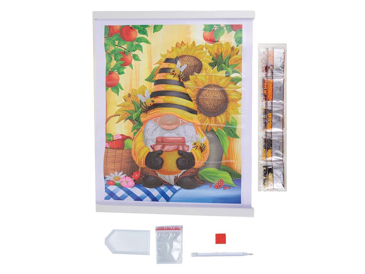 Crystal Art Scroll Kit: Busy Bee Gnome
